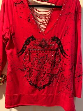 Luxe Red Long Sleeve Tee with Black Graphic and Laddered V-Neck